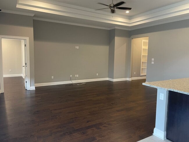 Building Photo - Stunning 3 Bedroom Legacy Home
