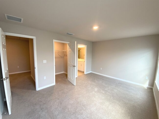 Building Photo - ** MEADOWOOD ** 3 BED / 2.5 BATH - TOWNHOME - GARAGE - NORTH NAPLES - ANNUAL RENTAL