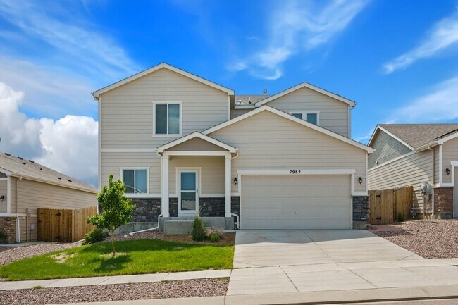 Building Photo - Stunning Forest Meadows Home Available NOW!