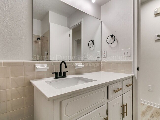 Building Photo - 104 Marilyn Ave