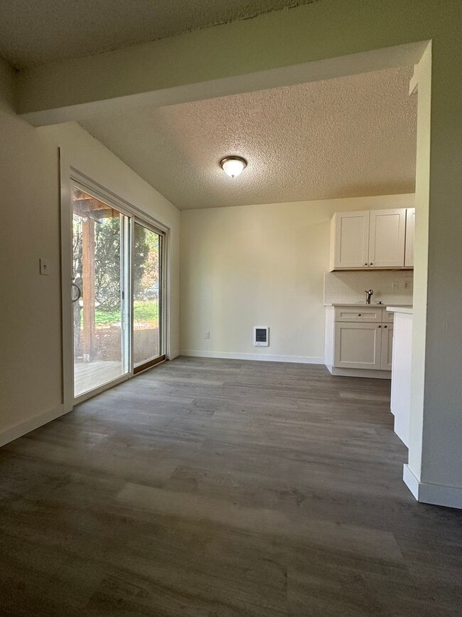 Building Photo - Lantana Apartments