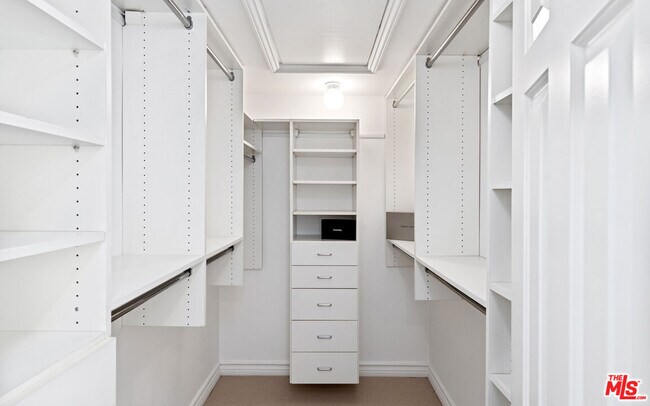 Building Photo - 18100 Wakecrest Dr