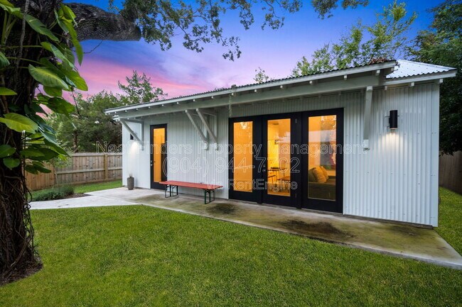 Building Photo - 581 Hazel St