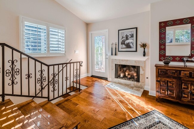 Building Photo - 5734 Fairview Pl