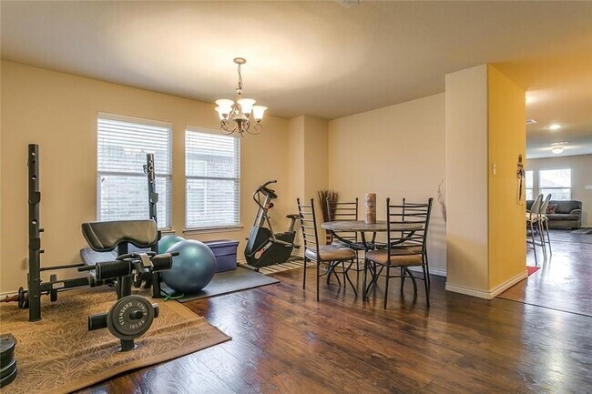 Building Photo - 8832 Elk Creek Ln