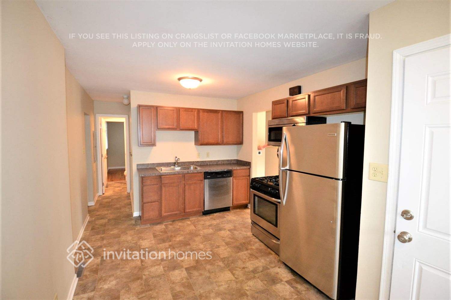 Building Photo - 54 E Schubert Ave
