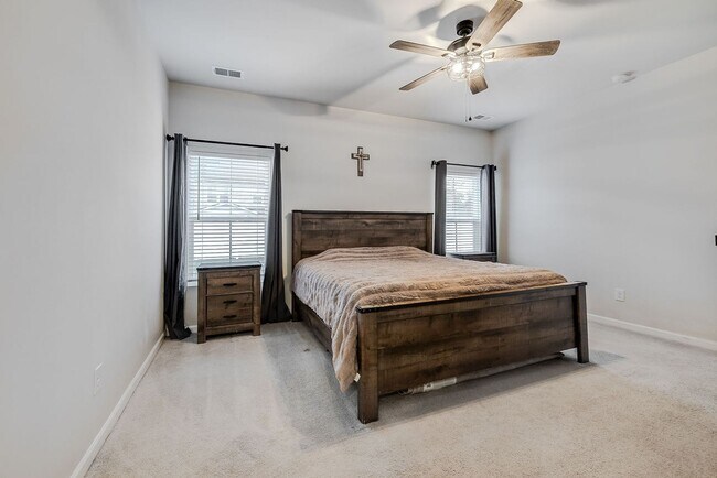 Building Photo - Spacious 4BR Home in Rincon with Fenced Yard & Modern Comforts