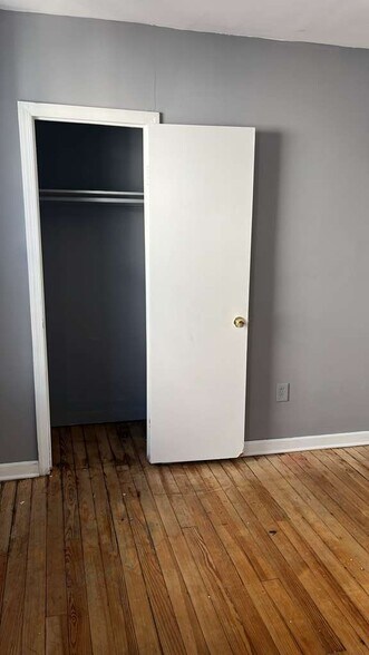 Building Photo - 13 Poplar Pl