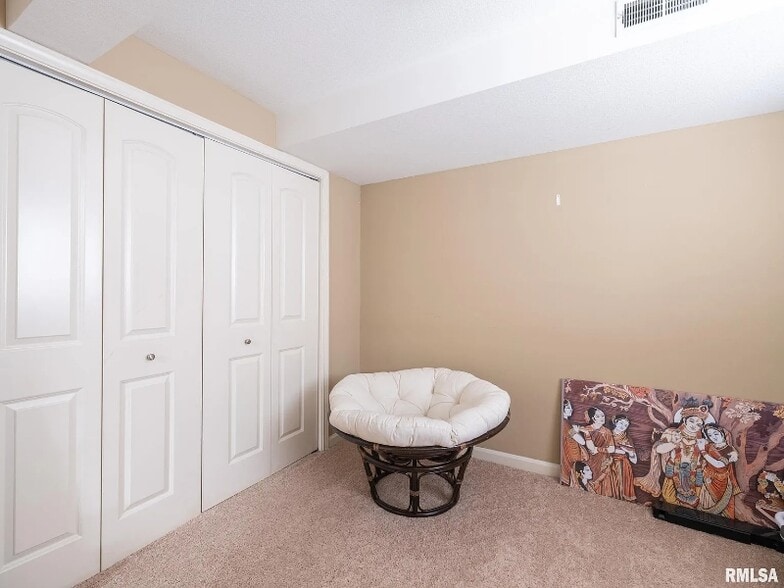 Building Photo - 10009 Brompton Ct