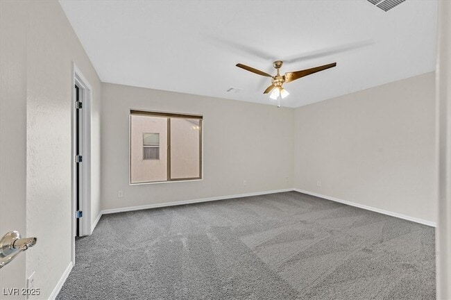 Building Photo - 65 Pangloss St
