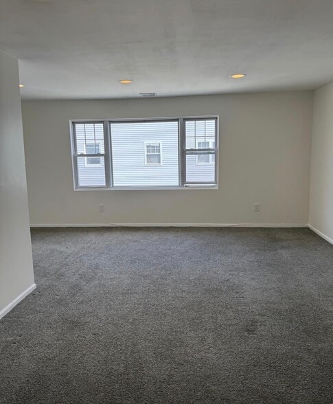 Building Photo - 507 New Castle Rd
