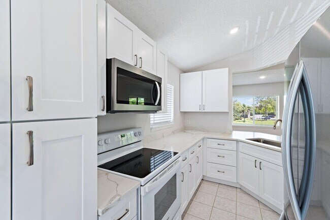 Building Photo - 6531 Chasewood Dr