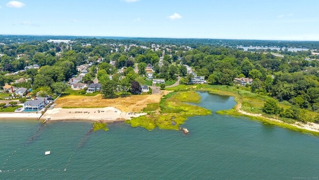 Building Photo - 50 Beach View Dr