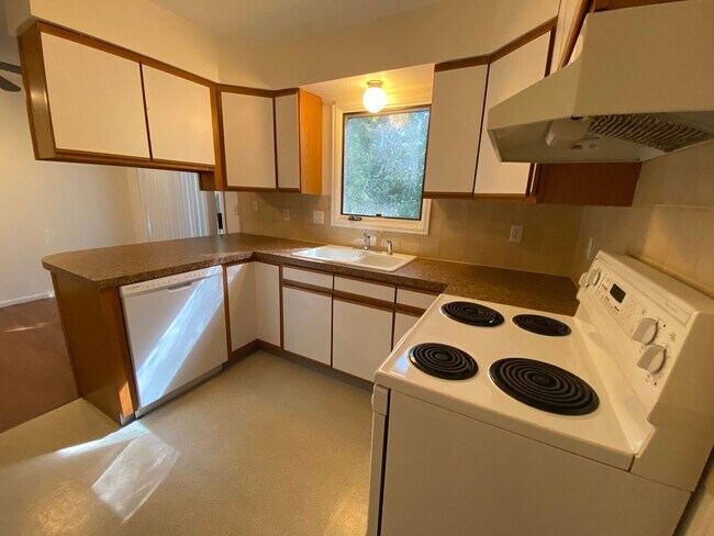 Building Photo - 2612 Somerville Ct