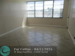 Building Photo - 2761 Taft St