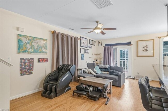 Building Photo - 39 Miles Cary Mews