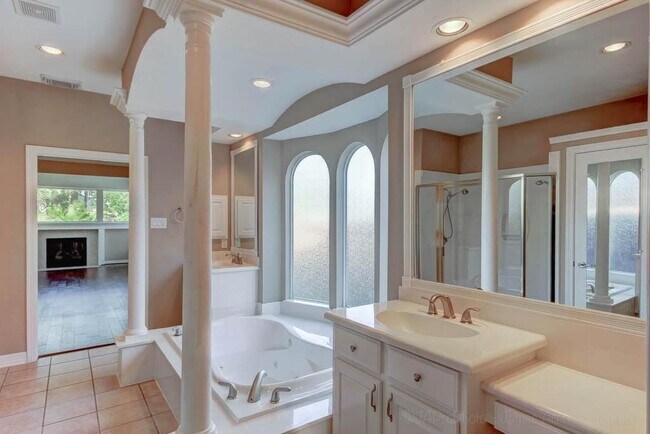 Building Photo - 12418 Lago Bend Ln
