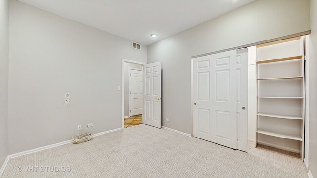 Building Photo - 708 W Aldine Ave