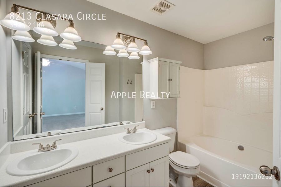 Building Photo - 8213 Clasara Cir