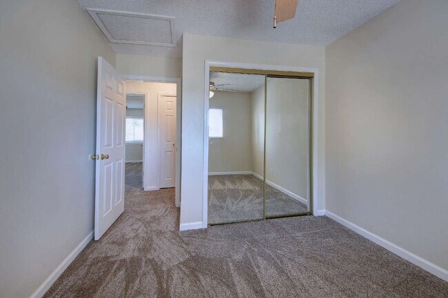 Building Photo - Charming Colorado Springs Rental in Top Ra...