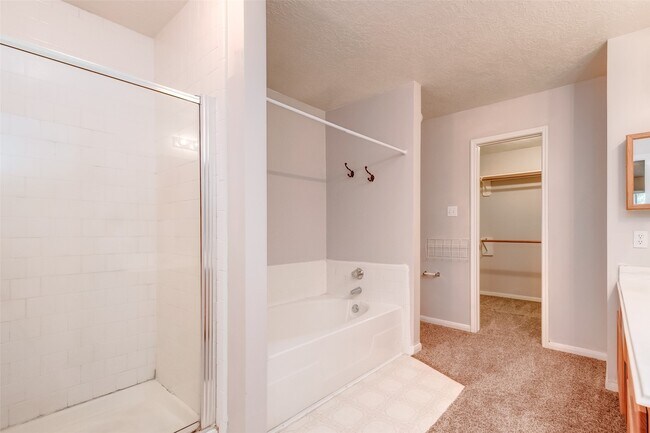 Building Photo - 12654 Pine Bush Dr