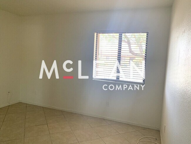 Building Photo - 3055 E San Juan Rd