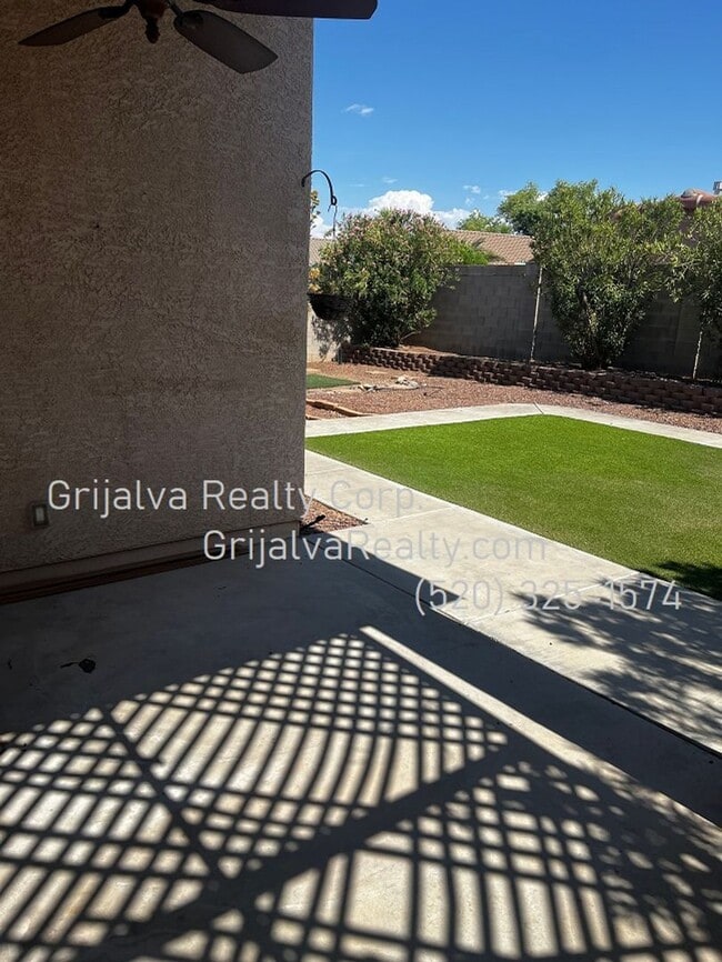 Building Photo - Lovely Newer 3 Bedroom, 2 Bath House for R...