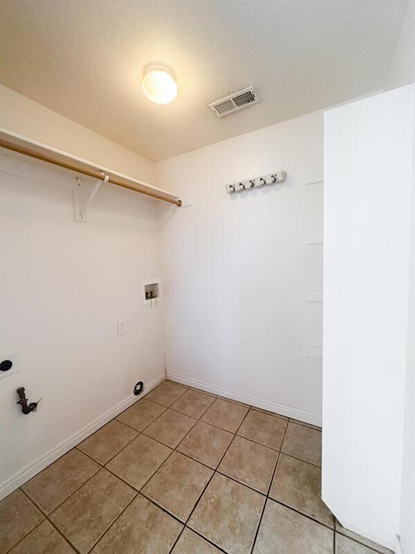 Building Photo - 525 W 350 N