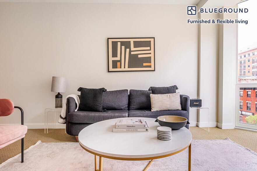 Building Photo - 420 7th St NW