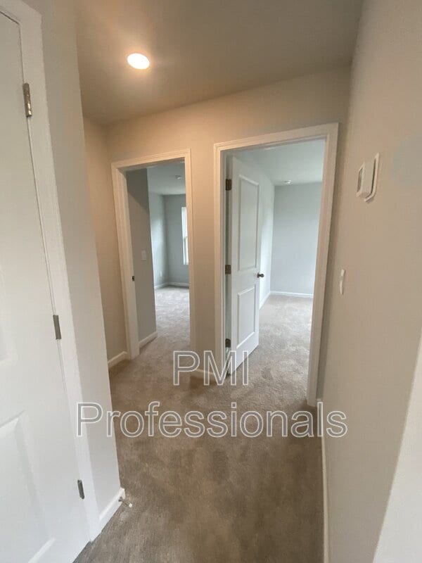 Building Photo - 4140 Feetham Dr