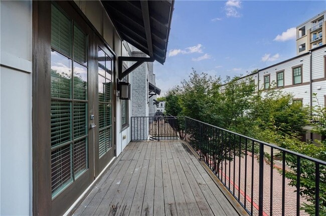 Building Photo - 733 Taylor Ct