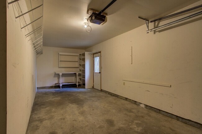 Building Photo - 2943 Weaver Rd