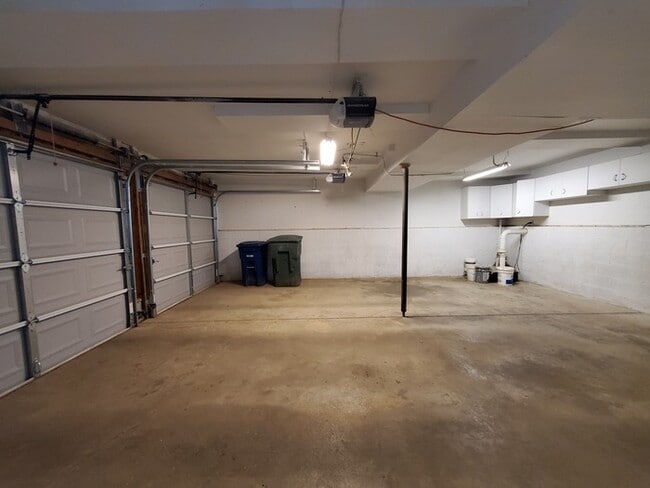 Building Photo - 3157 Millbury Ave