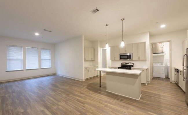 Building Photo - 1 bedroom in Houston TX 77027