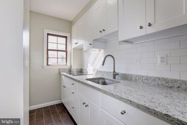 Building Photo - 3921 Watson Pl NW