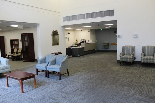 Building Photo - 255 S Hill St