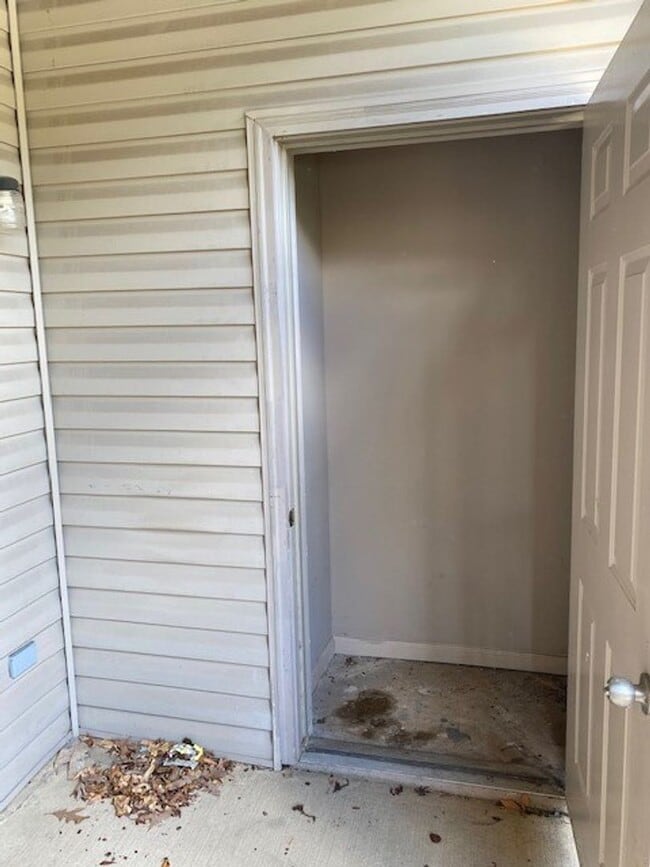 Building Photo - Cozy 2 Bed 2 Bath Condo Available Fall 2025!