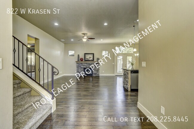 Building Photo - 822 W Krasen St