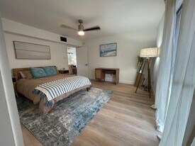 Building Photo - 1325 Bagby Ave