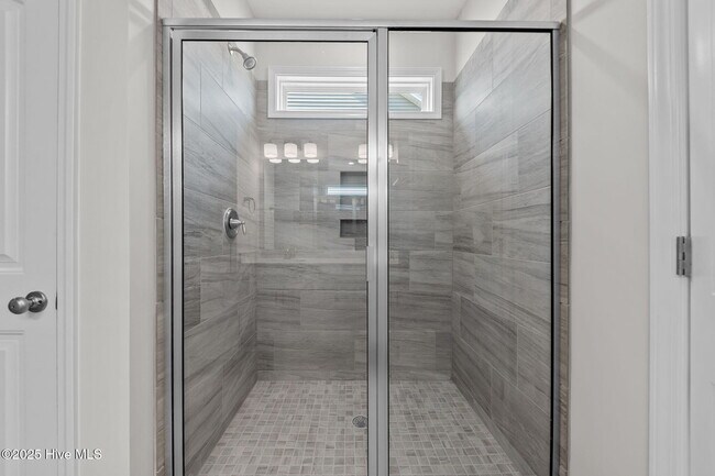 Building Photo - 700 Chestoa Trl
