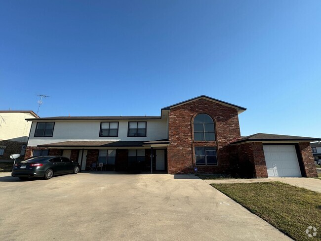 Building Photo - 1203 Monroe Loop