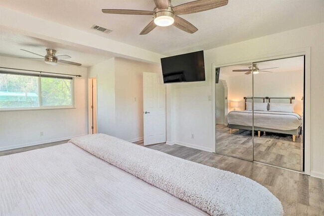 Building Photo - 411 Ramble Ln