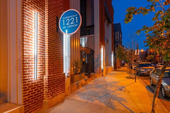 Building Photo - 1221 Mt Vernon St