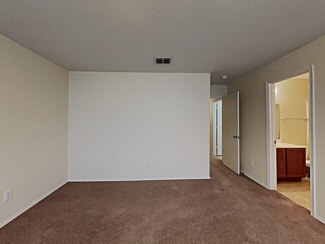 Building Photo - 724 Poncho Ln