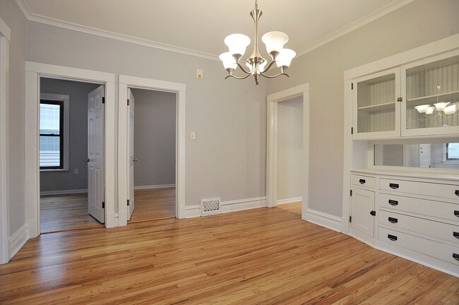 Building Photo - 5714 W Dakin St