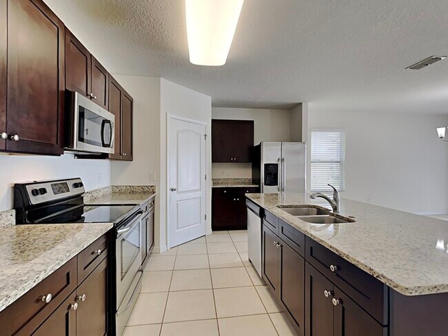 Building Photo - 320 Aberdeen Dr