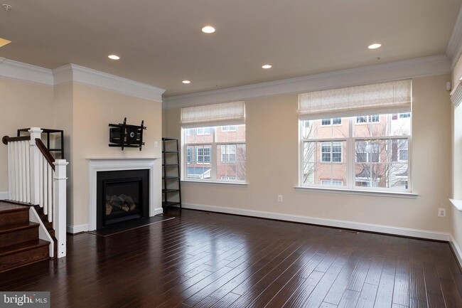 Building Photo - 115 Meridian Ln