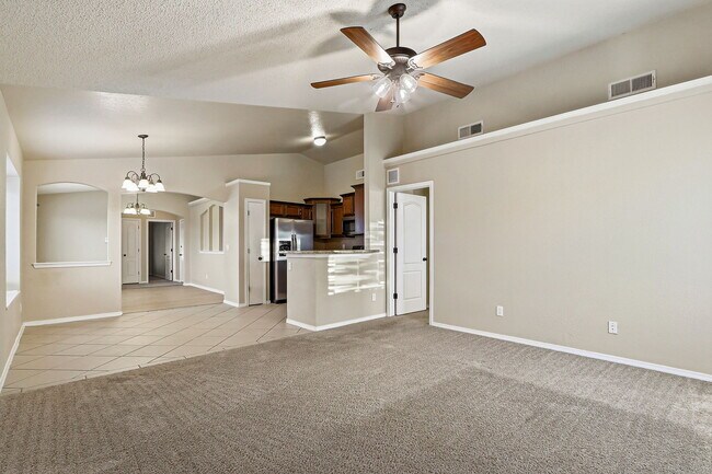 Building Photo - 732 Desert Sage Dr