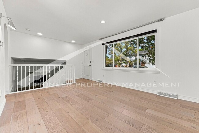 Building Photo - Charming Home with Washer/Dryer and 2-Car Garage