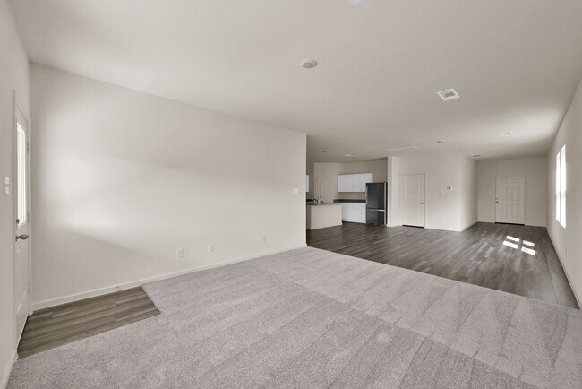 Building Photo - For Lease | 5 Bed, 4 Bath | 2,784 Sq Ft | Chapel Run Community |